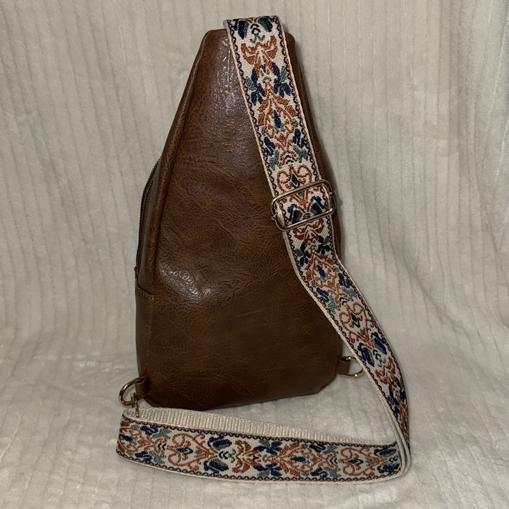 Brown Leather Crossbody Bag with Patterned Strap - Picture 11 of 13
